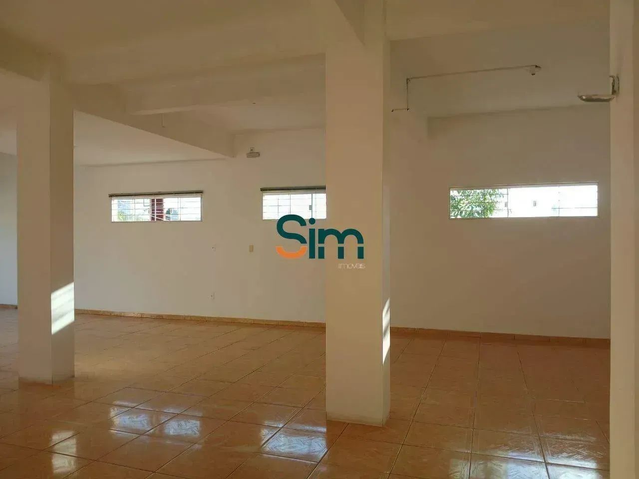 Sala Comercial para Aluguel em Efapi, Chapecó  100 m² com Acabamento em Cerâmica - Foto 4