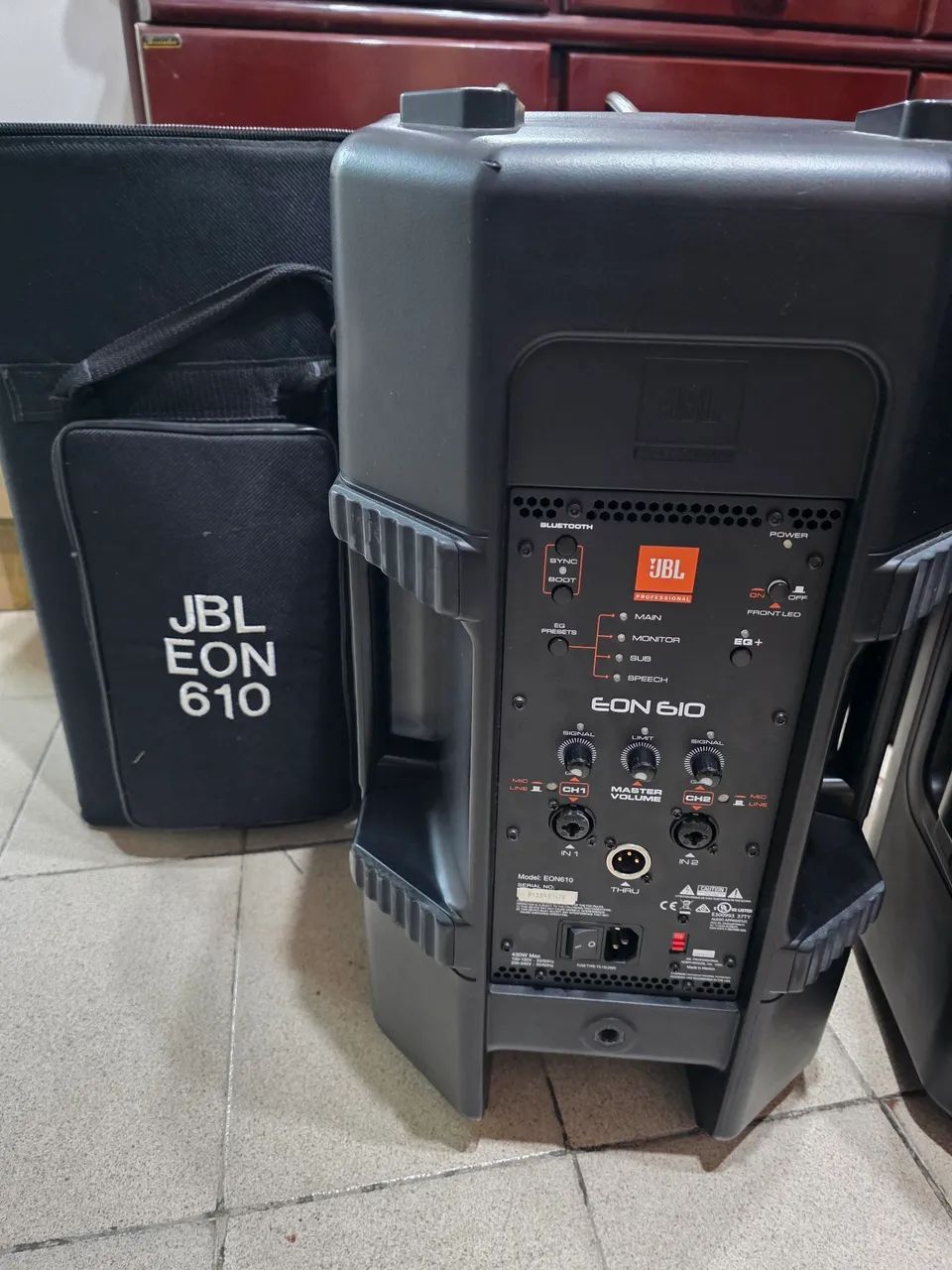 02 Caixas Ativas JBL EON 610 - Impecáveis - Foto 5