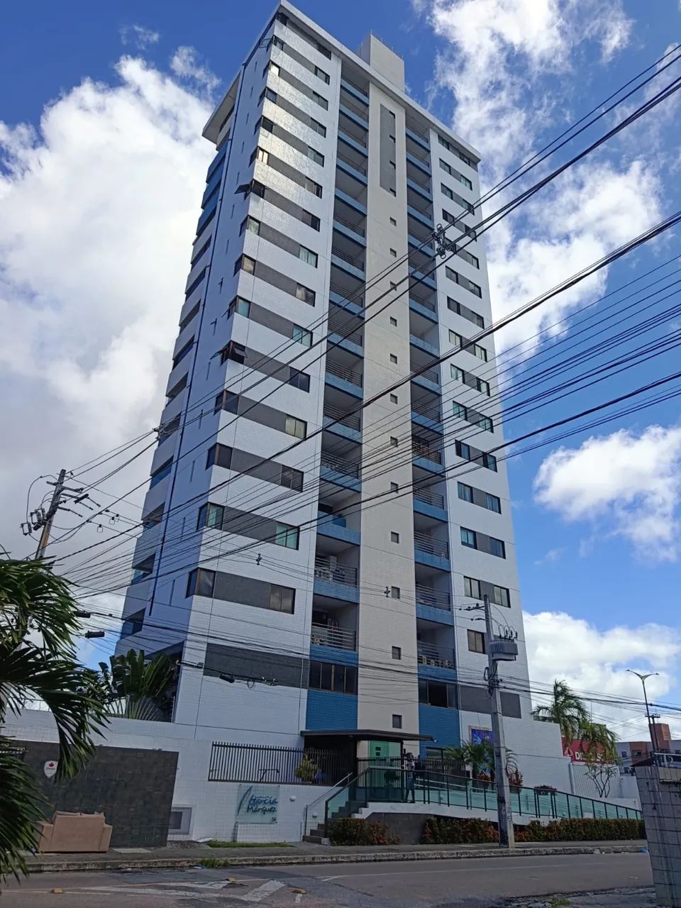 Alugo Apartamento Décimo Quarto Andar excelente localização!