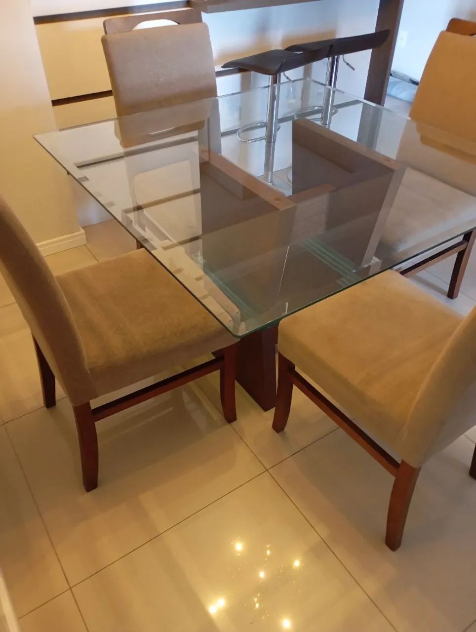 Mesa de jantar com cadeiras - Foto 3