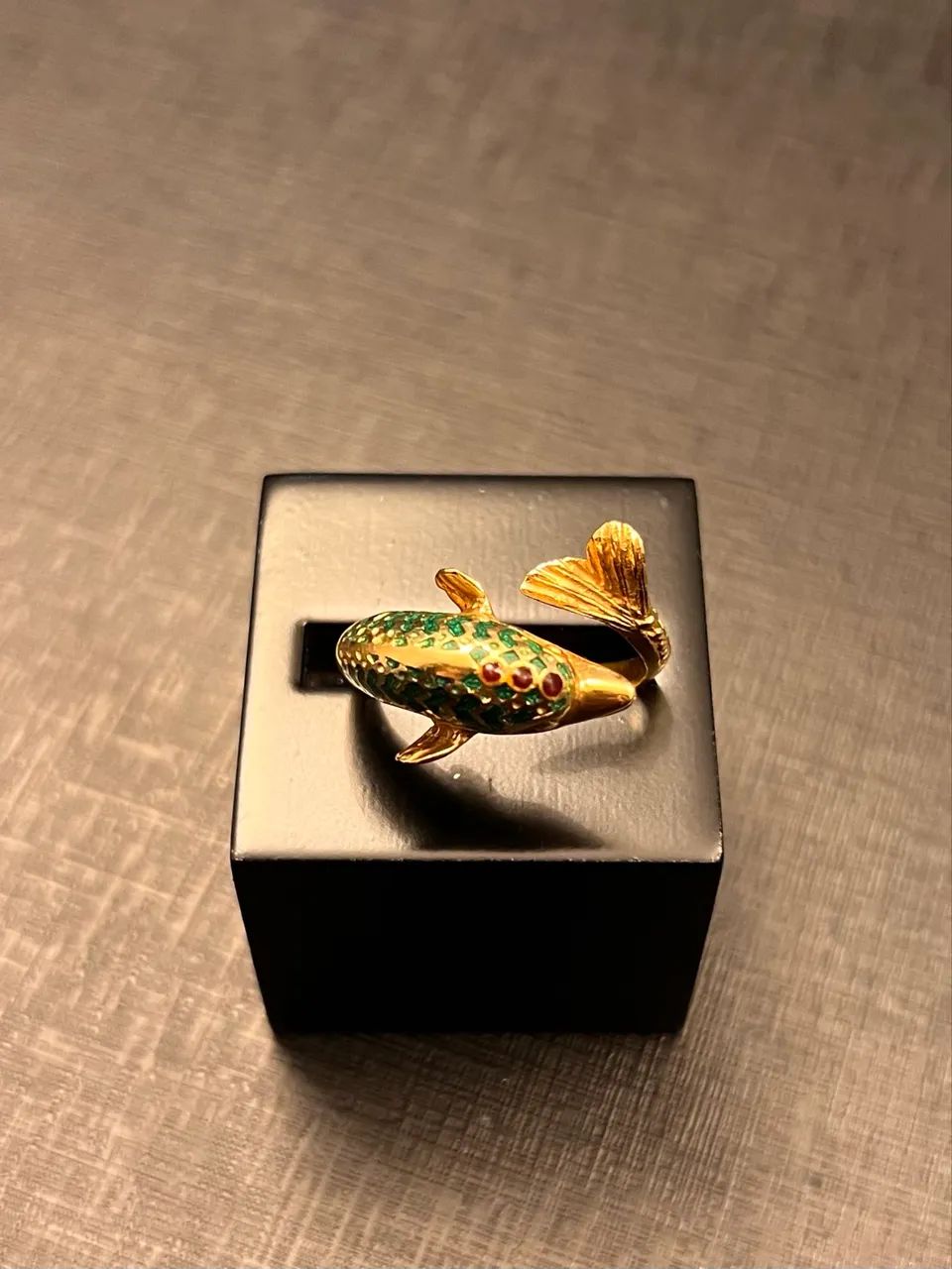 Anel Emerald Dolphin em Ouro 18k 750 - Foto 3
