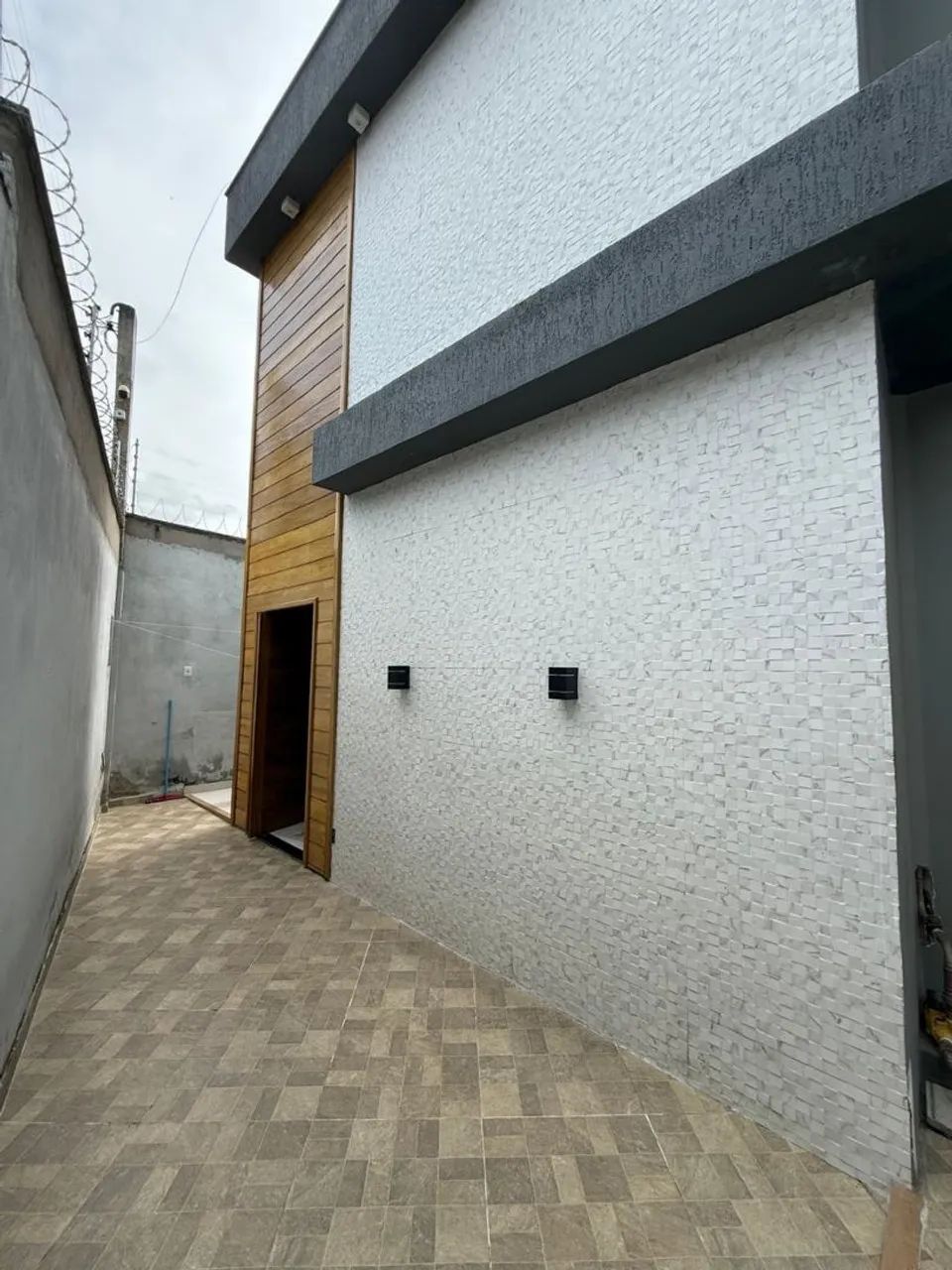 CASA DUPLEX NOVA E MODERNA COM 3 QUARTOS - 200m² | FINANCIÁVEL - Foto 2