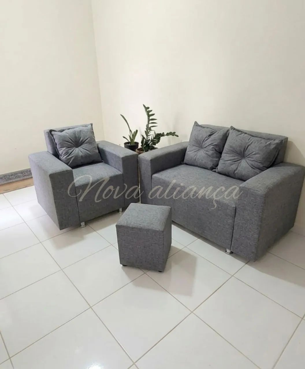 Kit uma Poltrona um sofá de 2 lugares + puff de brinde promoção aproveite 