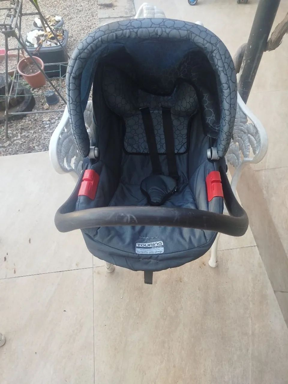 Carrinho de bebê + bebê conforto 
