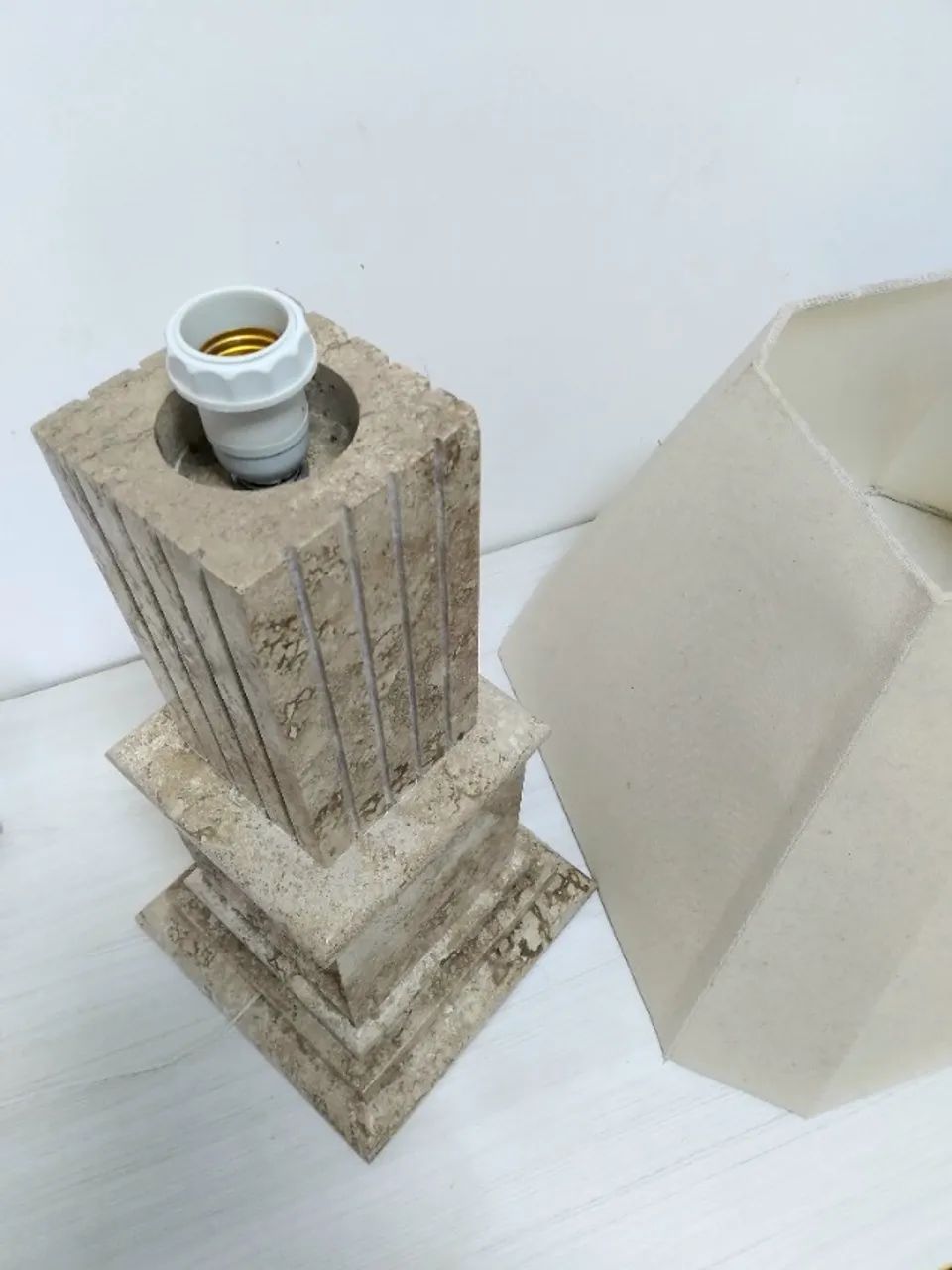 Abajur em Mármore Travertino Maciço 40x40x72,5cm - Foto 4