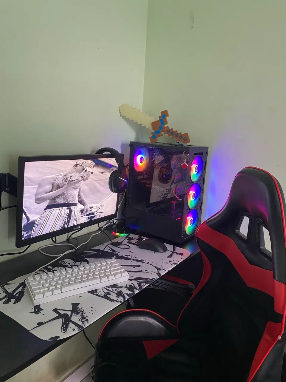 Vendo pc gamer roda fivem brincando 