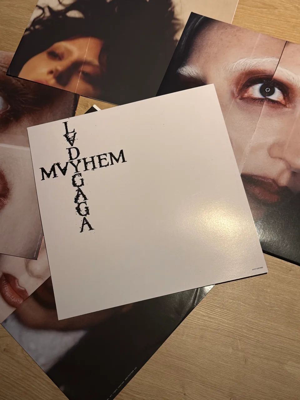 MAYHEM - Lady Gaga (Autografado) - Foto 4