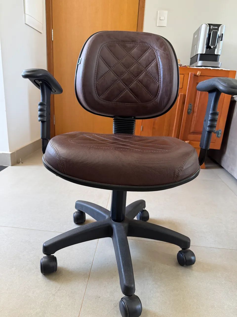 Cadeira de rodinhas para escritório - Foto 4