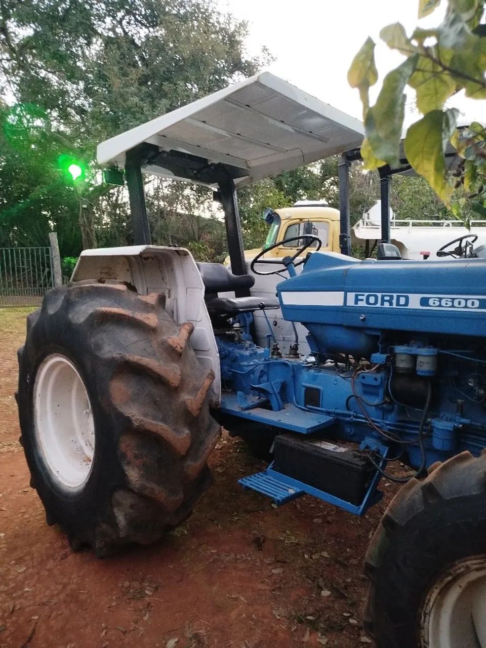 Vendo trator Ford 6600 4x4