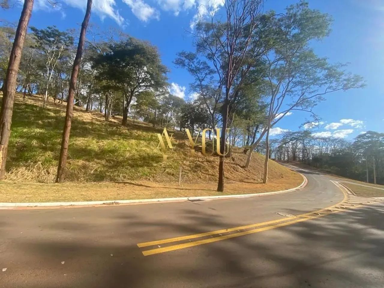 Lote de esquina,com a melhor posição solar do condomínio Aldeia do Vale. - Foto 9