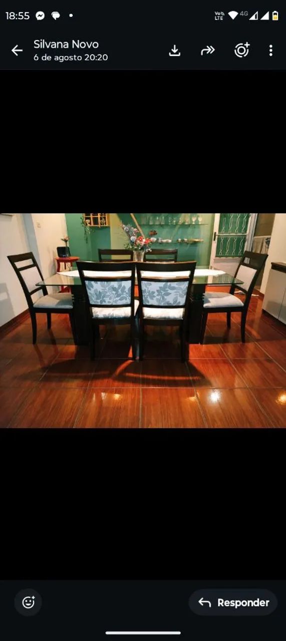 Mesa com 6 cadeiras 
