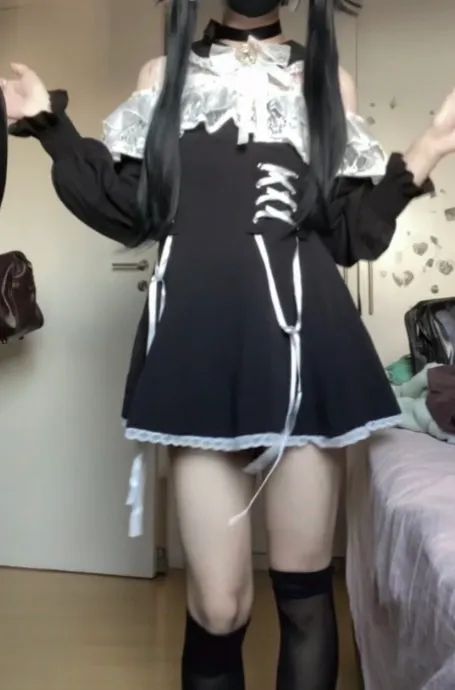 Vestido Jirai Kei preto e branco