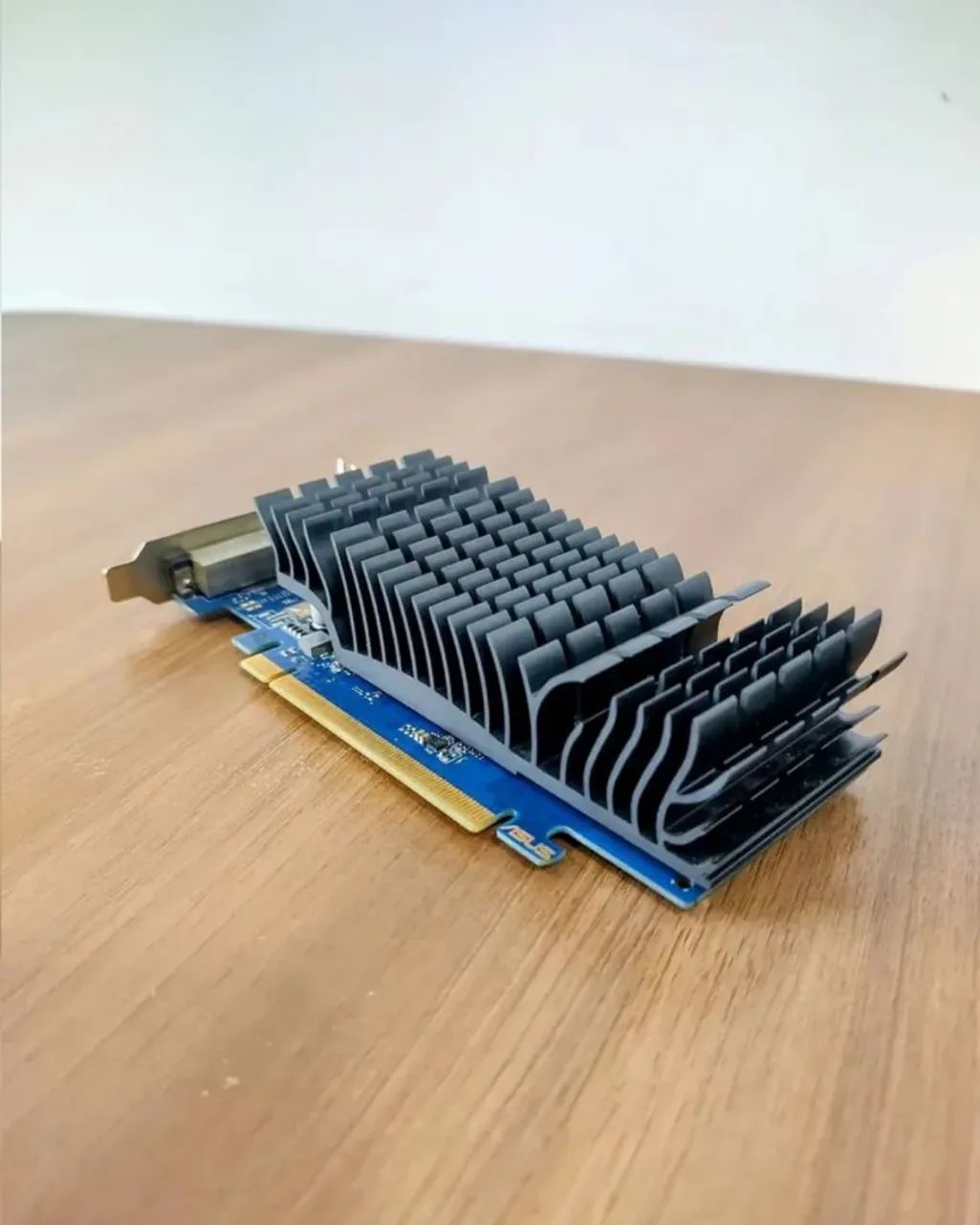 GT 1030 2gb ddr5 - Foto 2