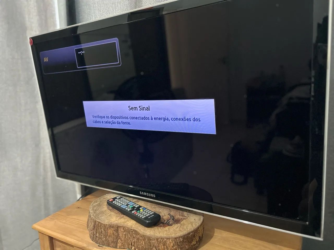 TV SAMSUNG LED 40 POLEGADAS + SUPORTE DE MADEIRA ARTESANAL - Foto 3