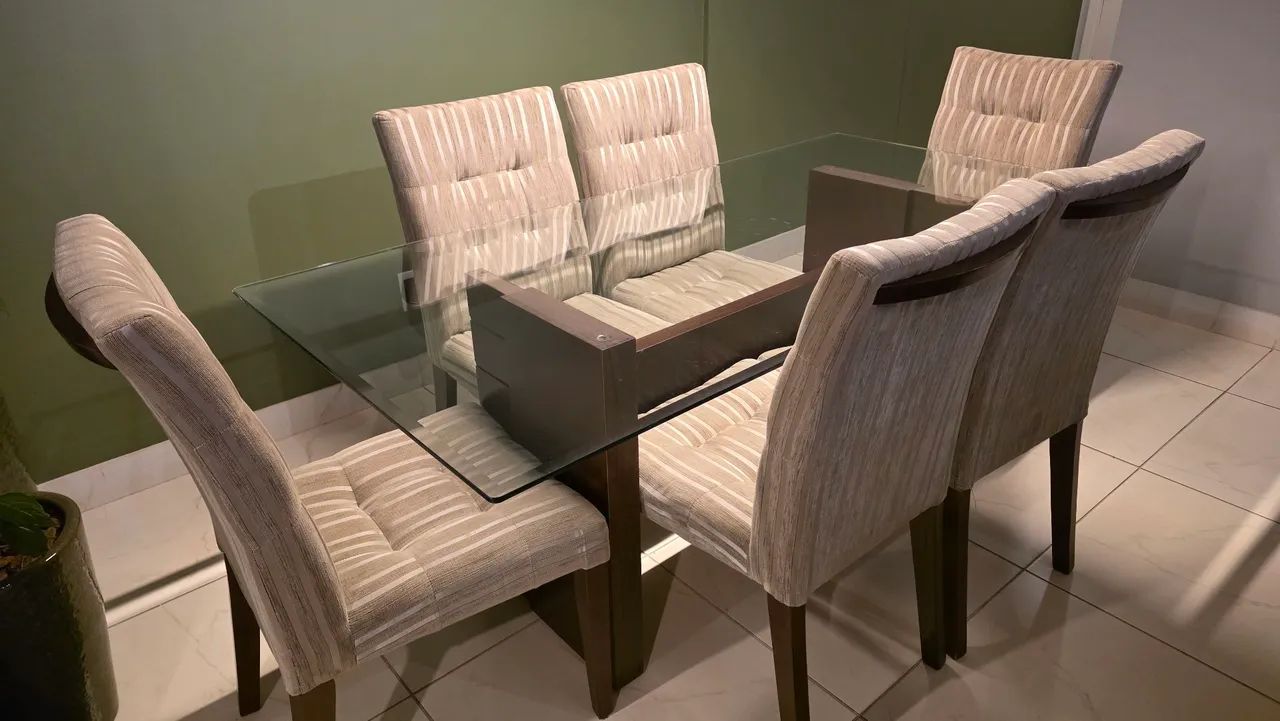 Mesa de Jantar 1,80m + 6 Cadeiras Estofadas | Excelente Estado
