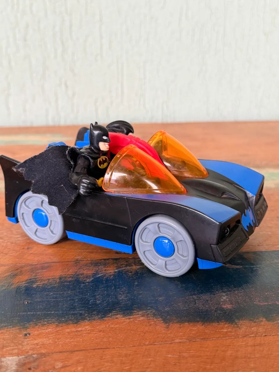 Batmóvel Transformável Fisher-Price Hero World + Batman e Robin - Foto 4