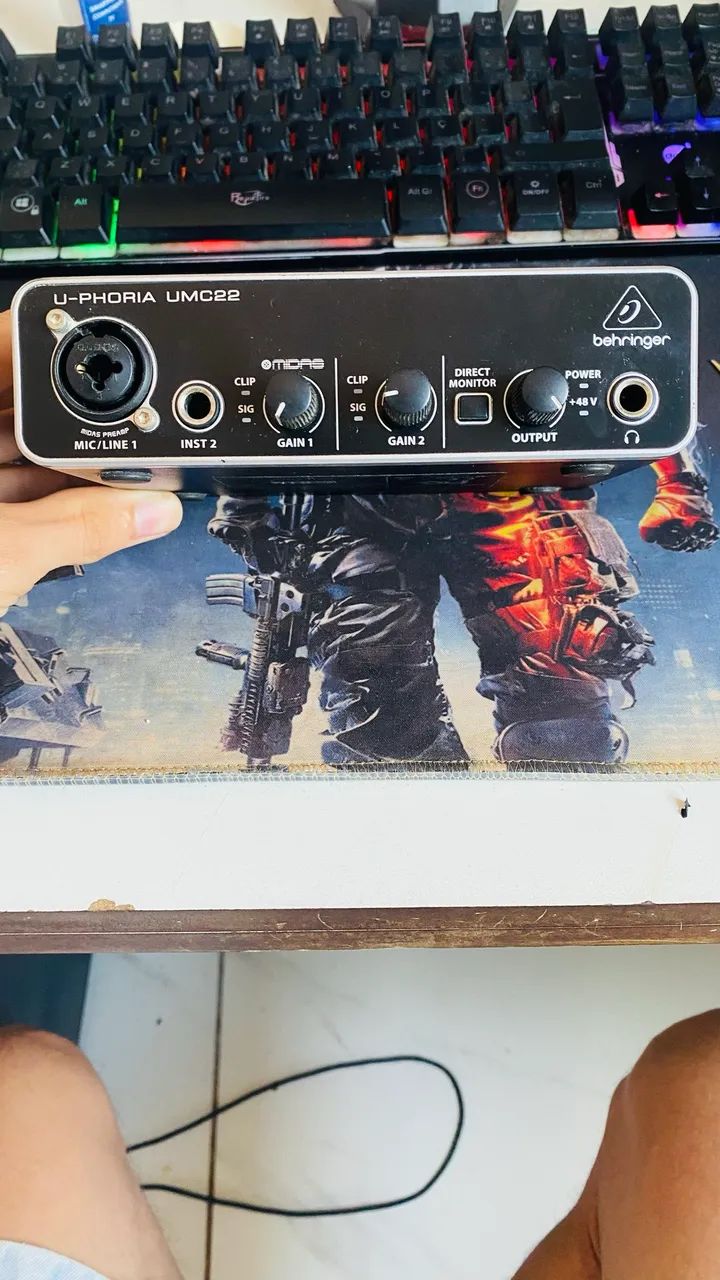 Interface de áudio Behringer U-phoria UMC22 Estado de nova - Foto 2