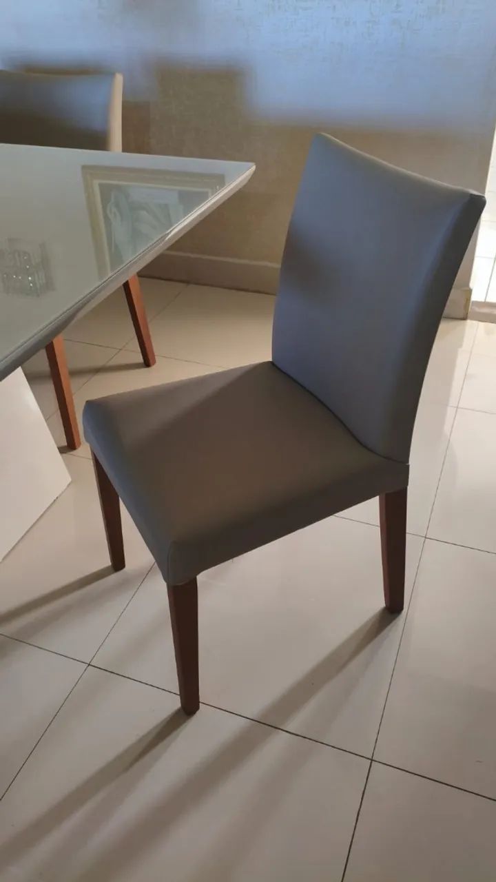 Mesa de Jantar Retangular Laqueada com tampo de vidro - 6 cadeiras - Foto 4