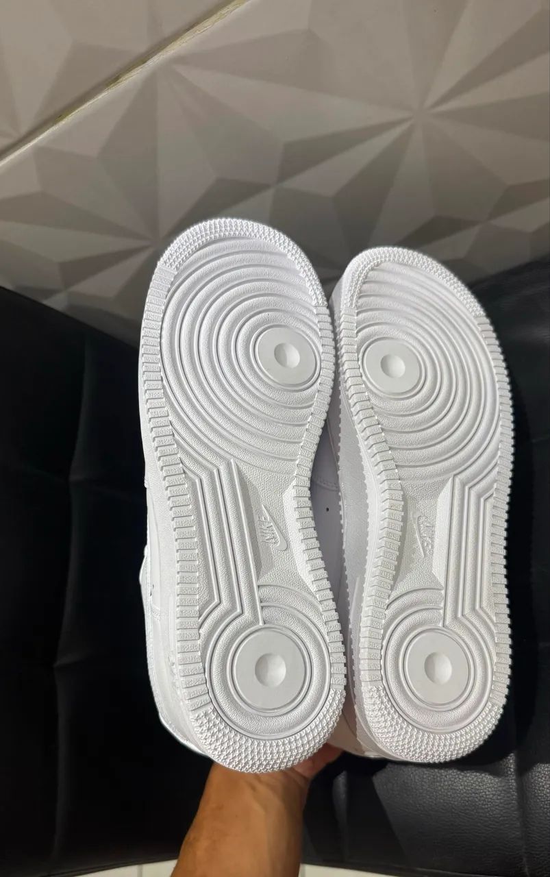 Tênis Nike Air Force 1 Triple White - Foto 2