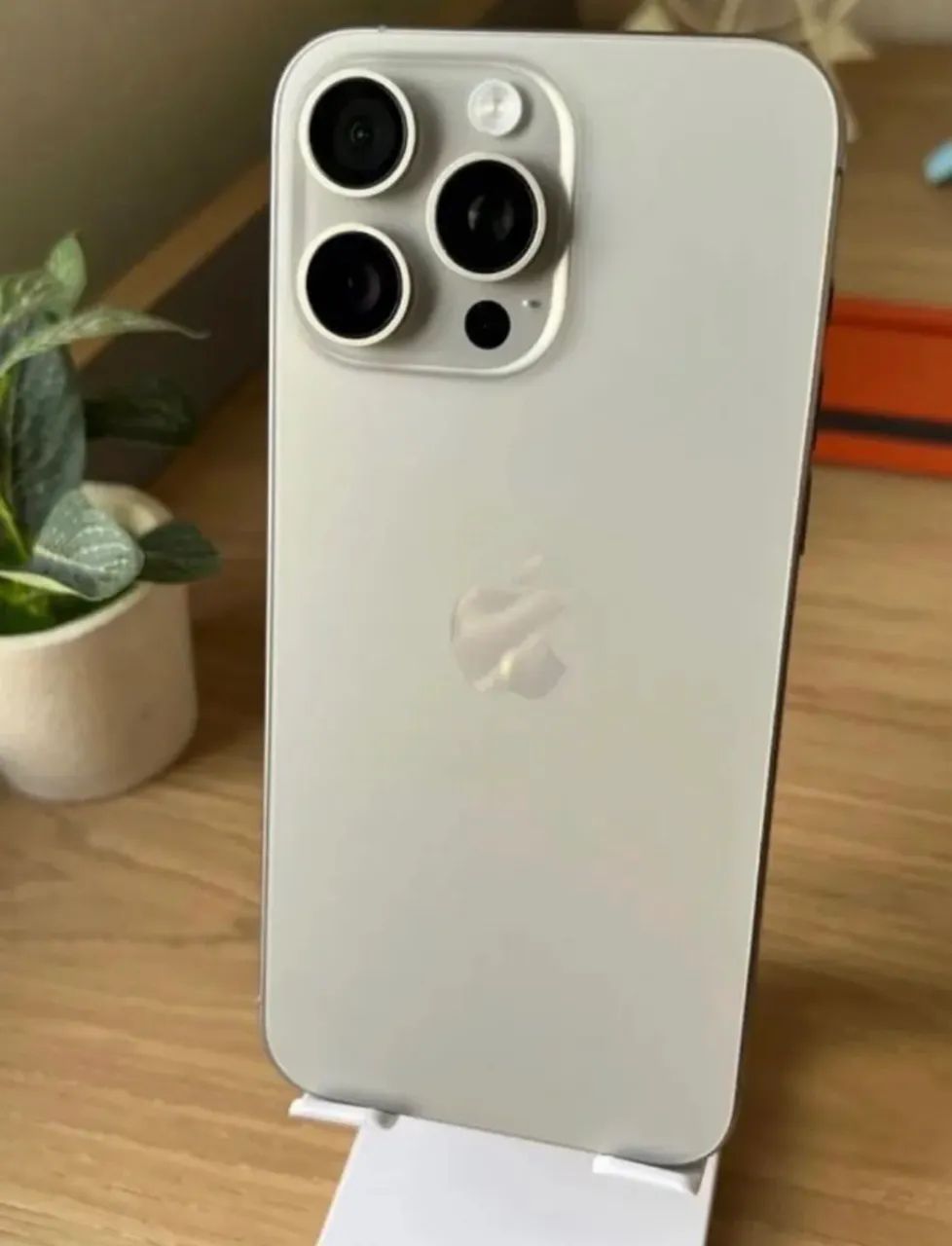 IPHONE 15 PRO MAX CINZA TITÂNIO - IMPECÁVEL   - Foto 4