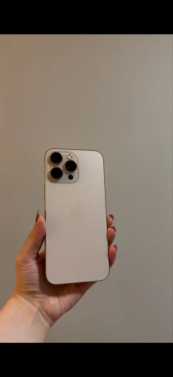 Apple IPhone 15 Pro Max - 256GB (White Titanium) - Celulares e
