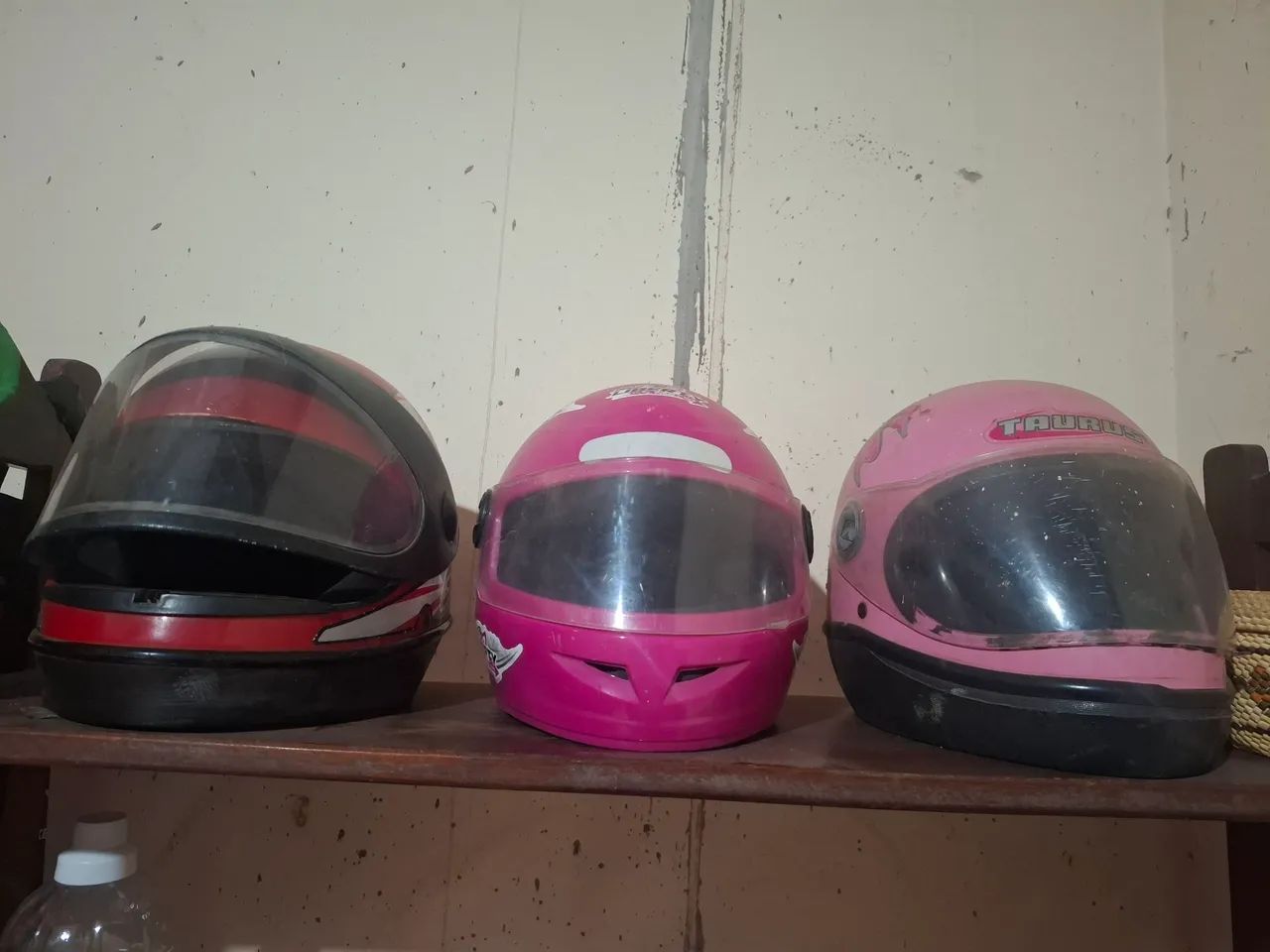 VENDO 3 CAPACETES