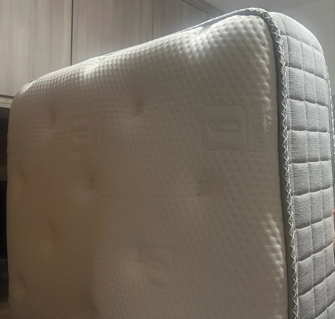 Linda Cama Box com colchão e cabeceira  - Foto 2
