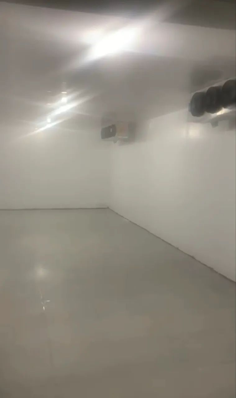 VENDE-SE CÂMARA FRIA
