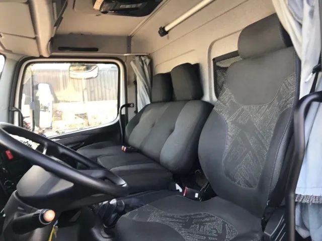 Atego 1419 baú 4x2 ano 2016 - Foto 4