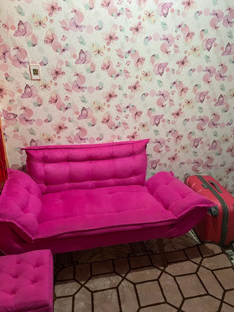 Sofá Rosa 2 lugares com Puff 65163269422082120