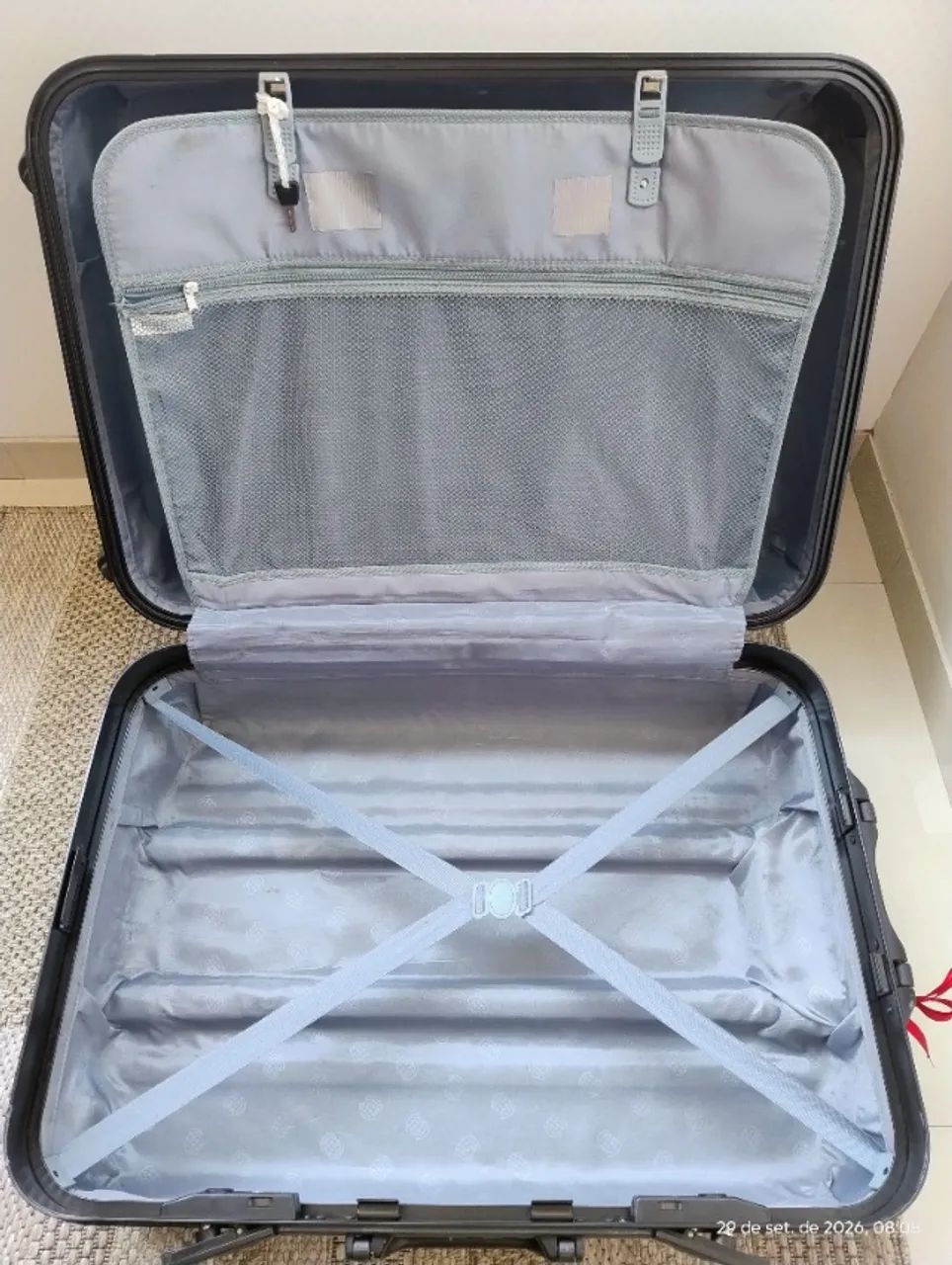 Mala de viagem até 32kg, leve e resistente, excelente estado - Foto 5
