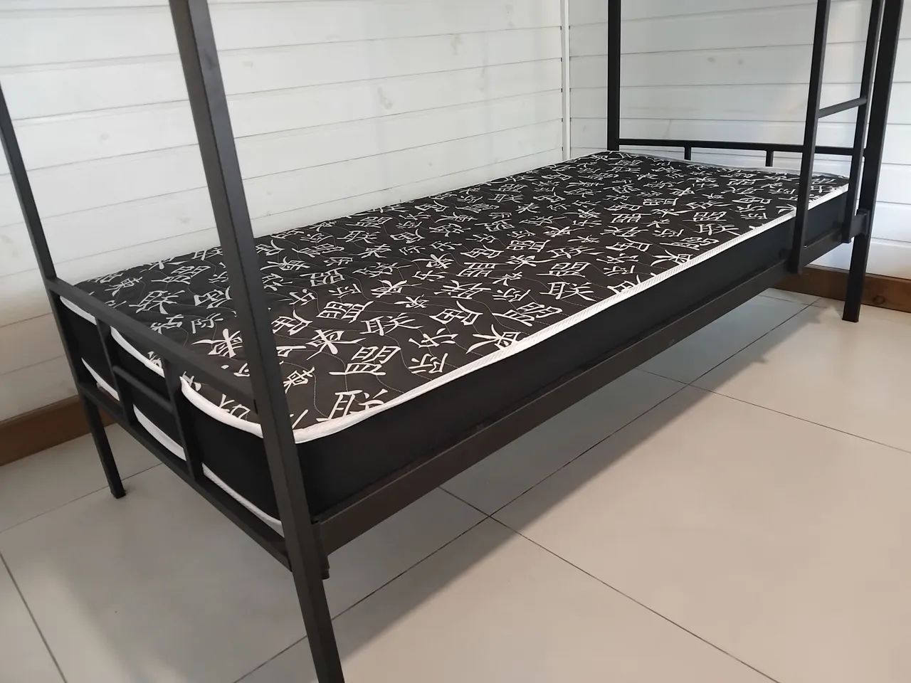 Colchão solteiro espuma D28 novo