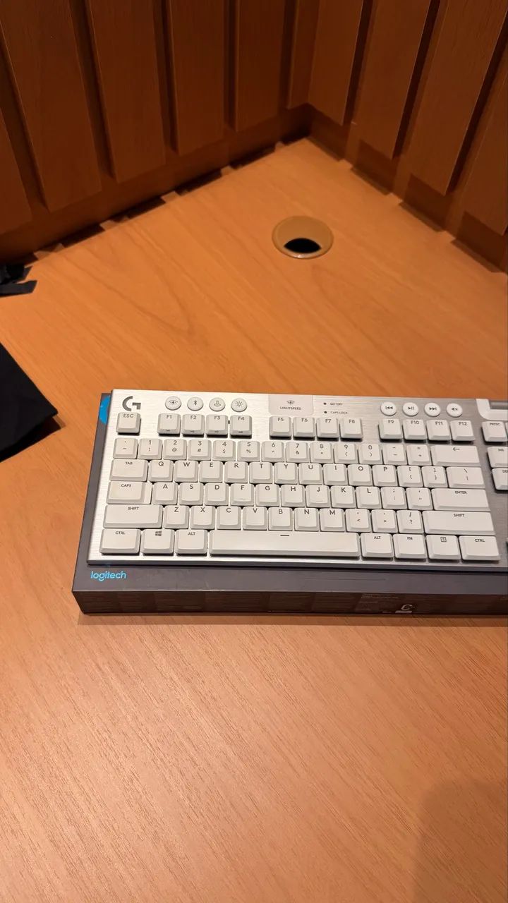 Teclado Logitech G915TKL Branco65082084116355122