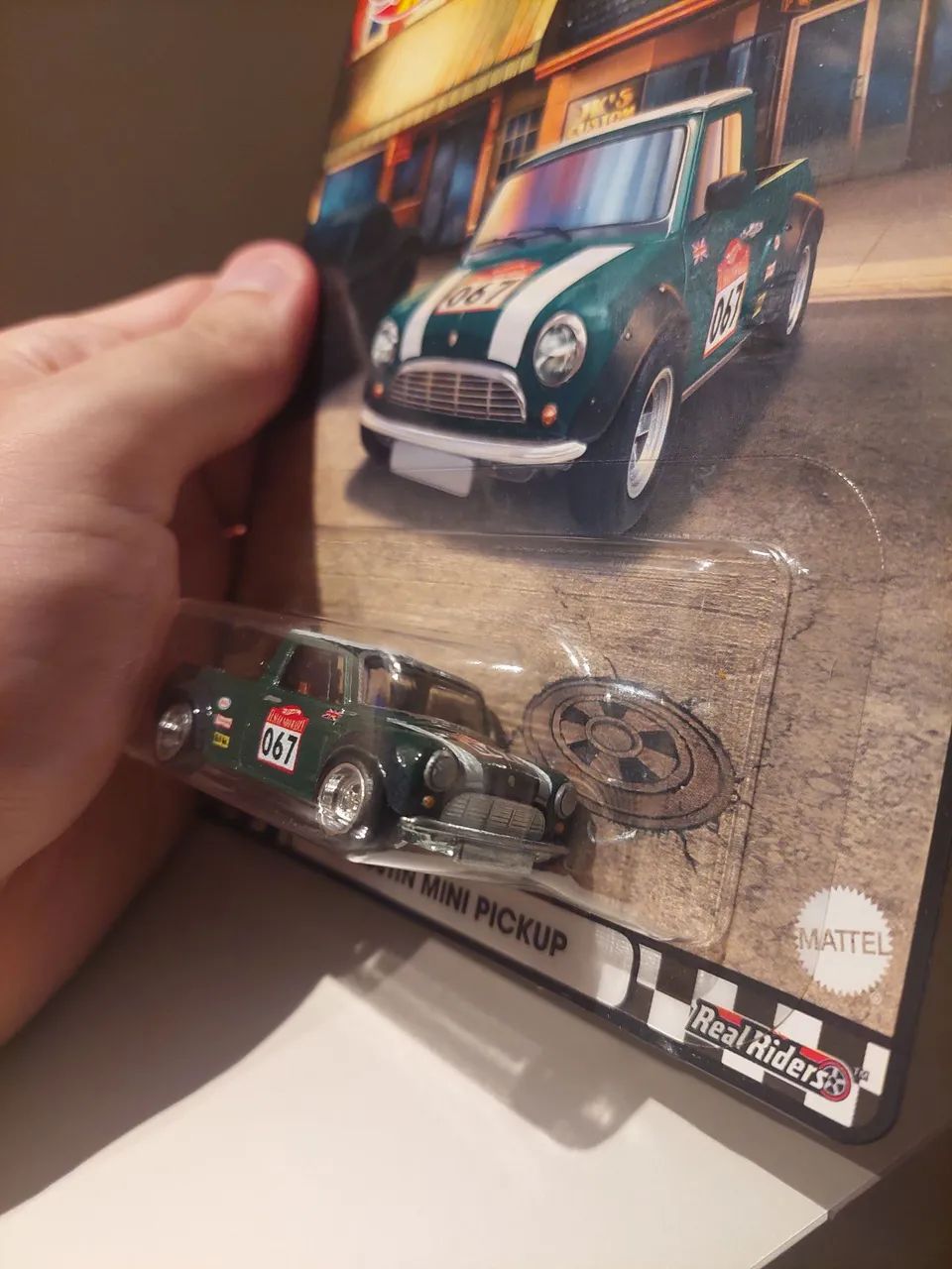 Hot Wheels Boulevard 67 Austin MINI Pickup - Lacrado - Foto 3
