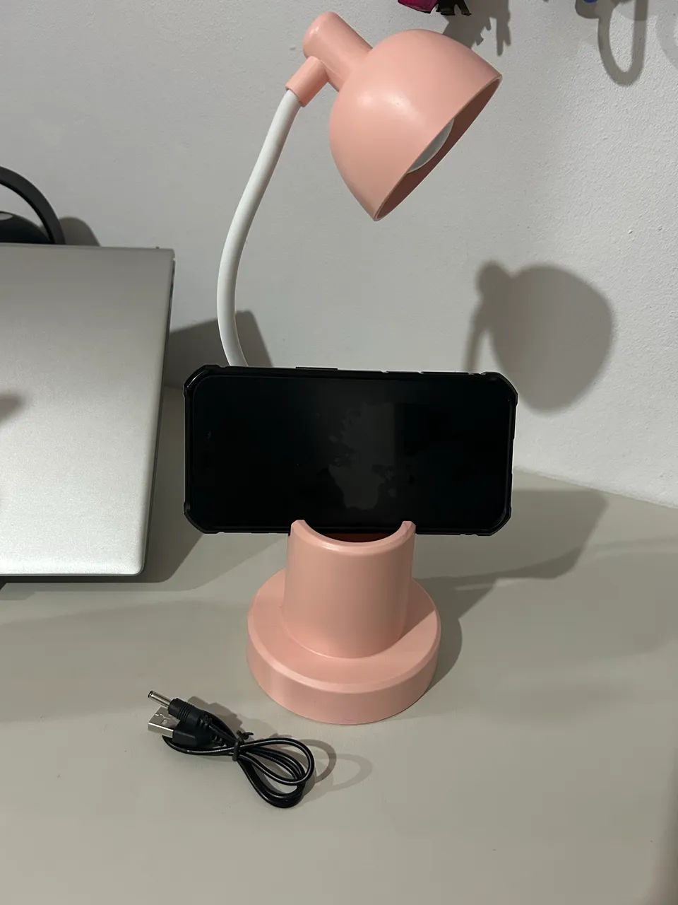 Luminária de led e porta celular 