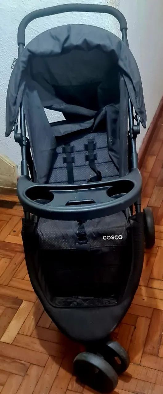 Carrinho de bebê importado 