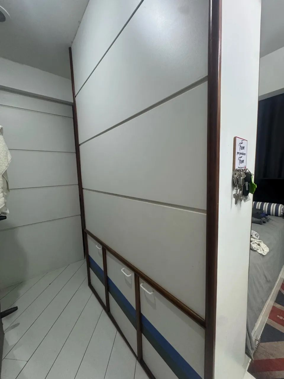 Móvel com cama de solteiro beliche 