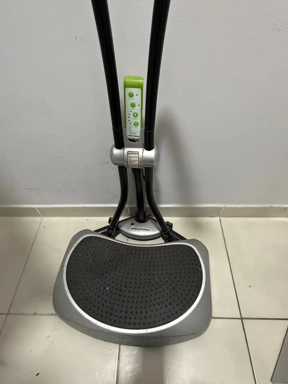 Plataforma vibratória com mal contato - DOAÇÃO 