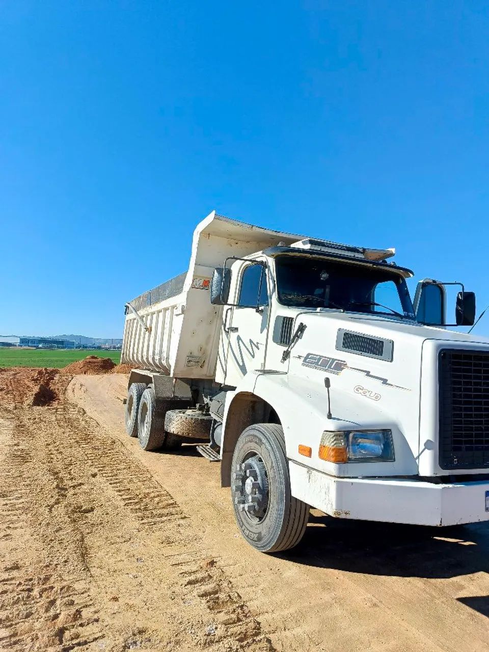 Vendo volvo NL 10 EDC 320 6x4R  - Foto 2