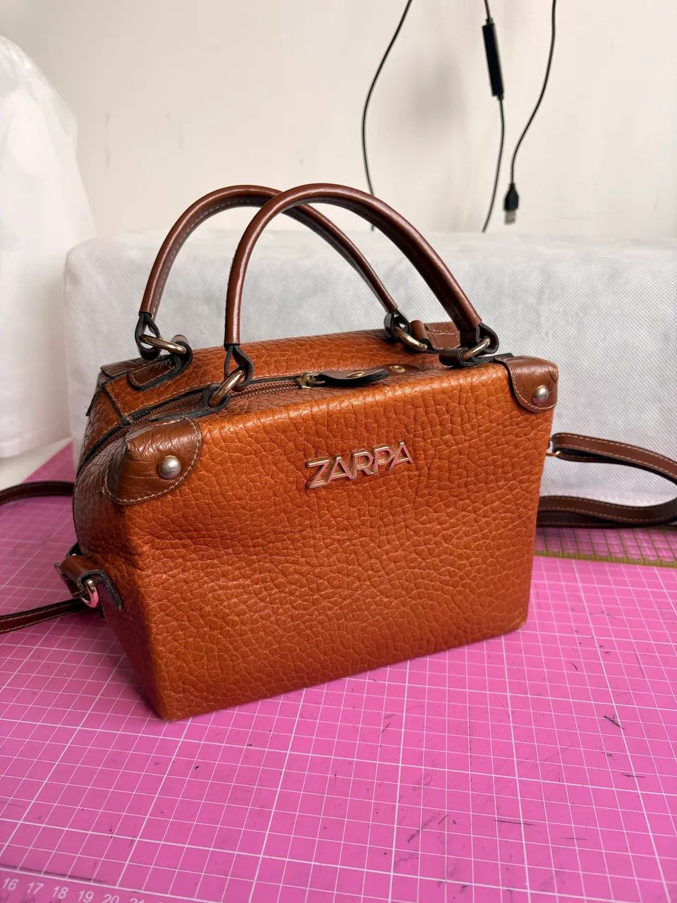 Bolsa em couro legítimo 