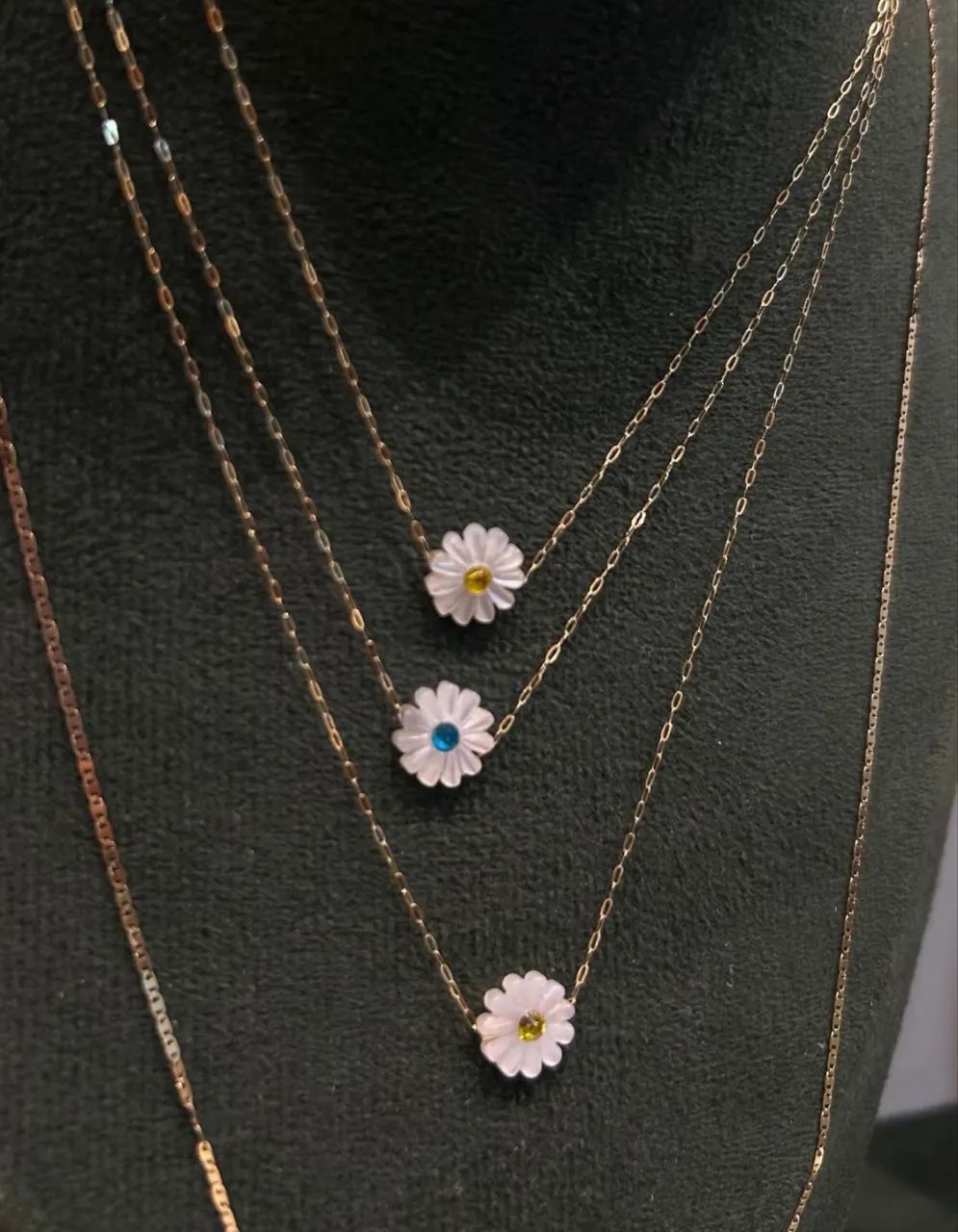 Cordão ouro 18k com madrepérola 