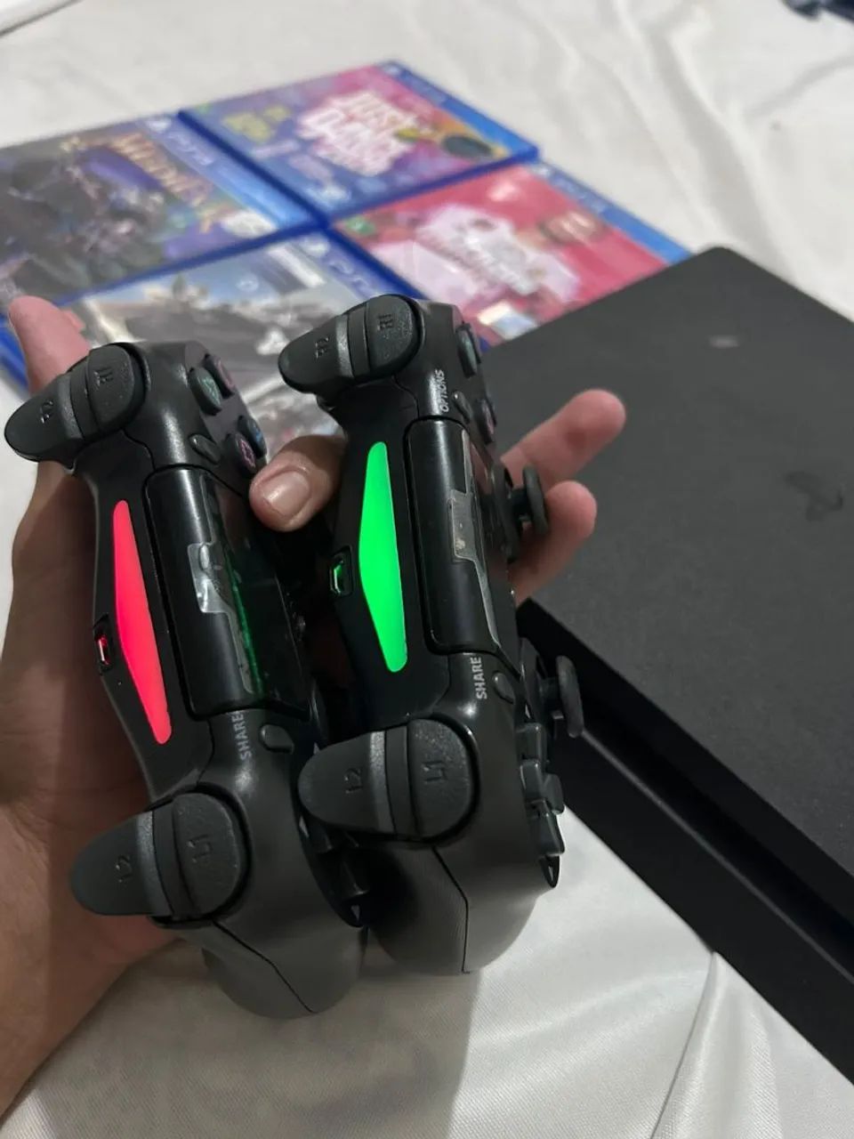 Ps4 1tera+2 controles+Jogos 