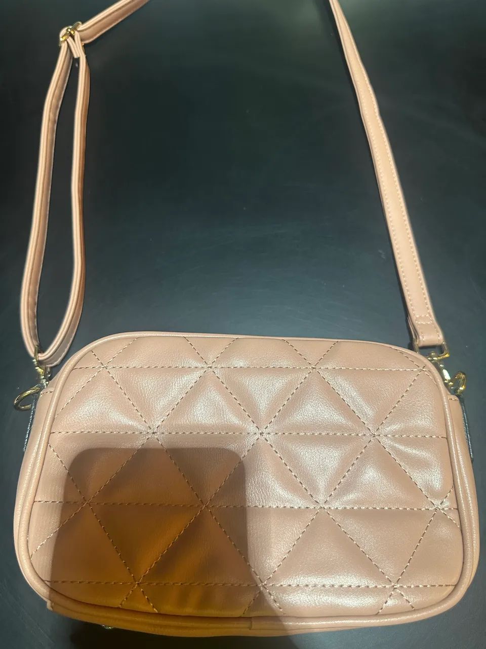 Bolsa Transversal Borboleta Azul Matelassê Nude/Rosê