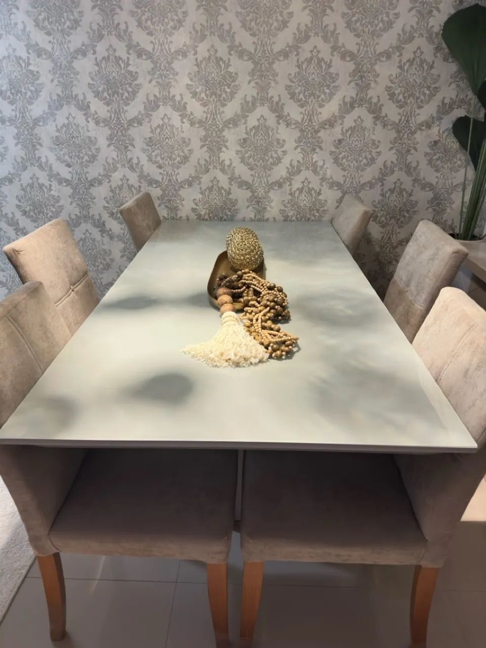 Mesa de Jantar Laqueada com Vidro e 6 Cadeiras - 2,00m - Foto 2