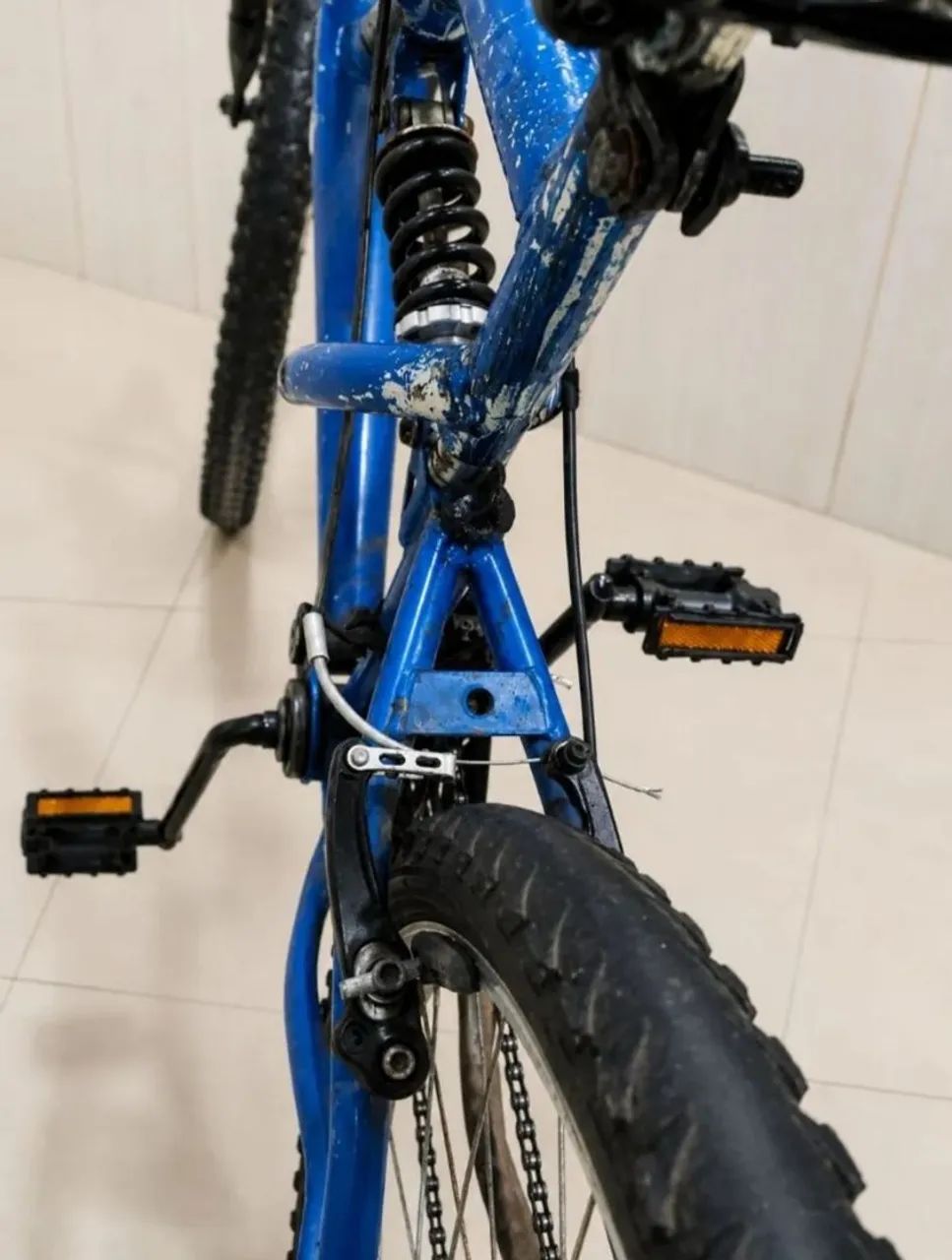 Bicicleta aro 26 dupla suspensão  - Foto 5