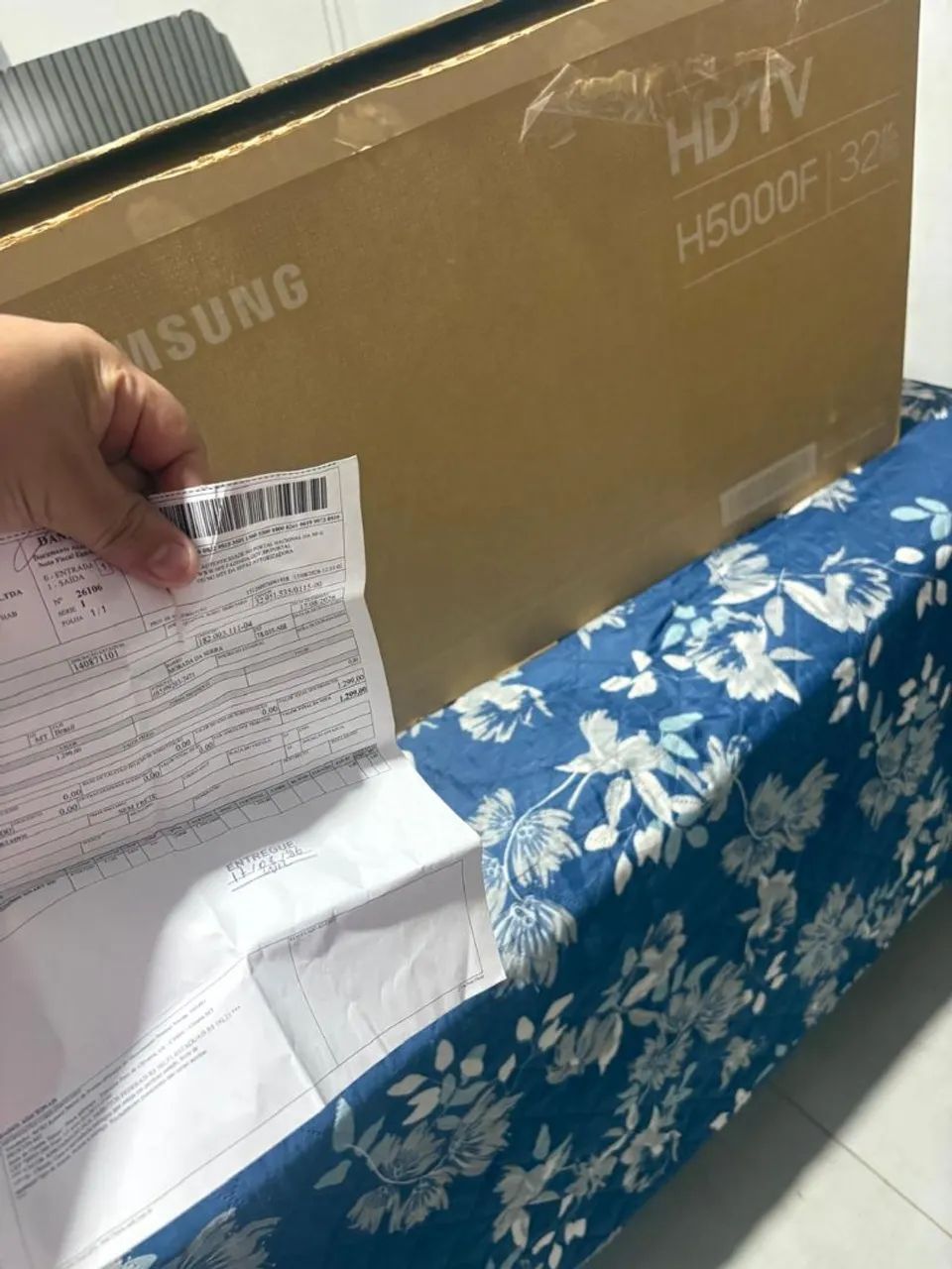 Tv samsung 32 smart na caixa nem 1 mes de uso  - Foto 4