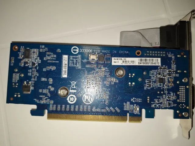 Placa de vídeo GIGABYTE GV-N210  1GB - Foto 3