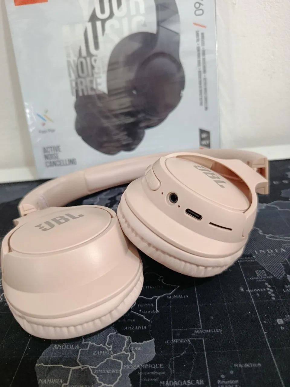 Fone JBL via bluetooth com entrada P2 auxiliar/ OFERTA IMPERDÍVEL  - Foto 3