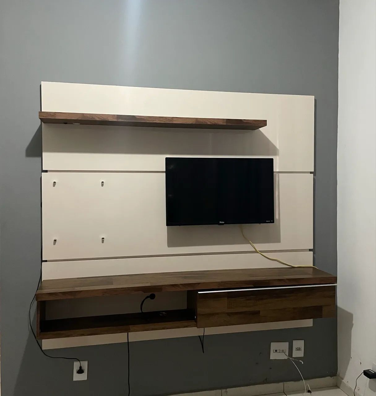     Rack Suspenso com Painel para TV e Prateleira - Moderno - Foto 2