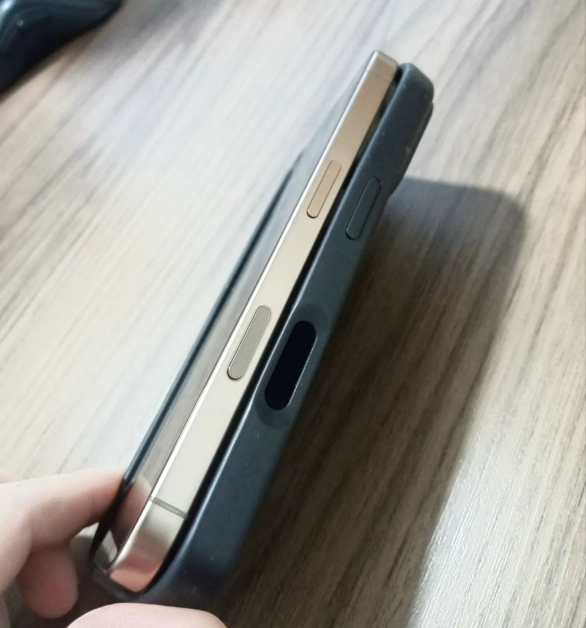 Iphone 16 pro - 128gb - Foto 2